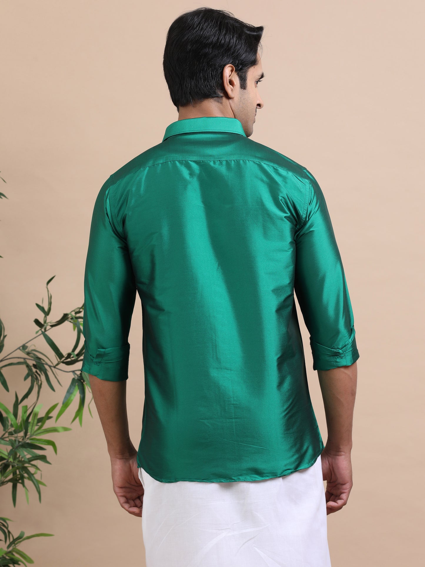 Tattva Men Green Toned Art silk Casual Shirt