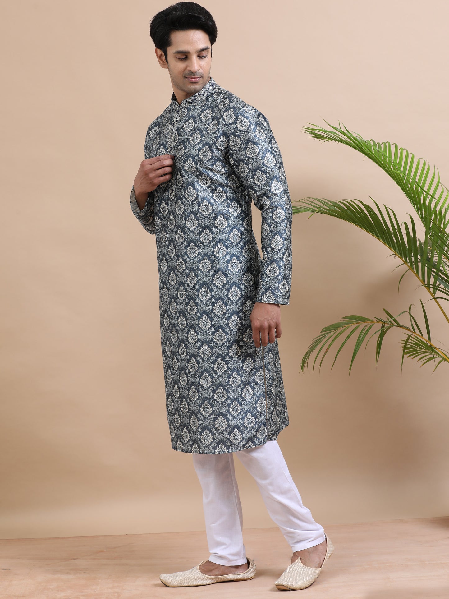 Tattva Men Threadwork Designed Kurta Pyjama Set