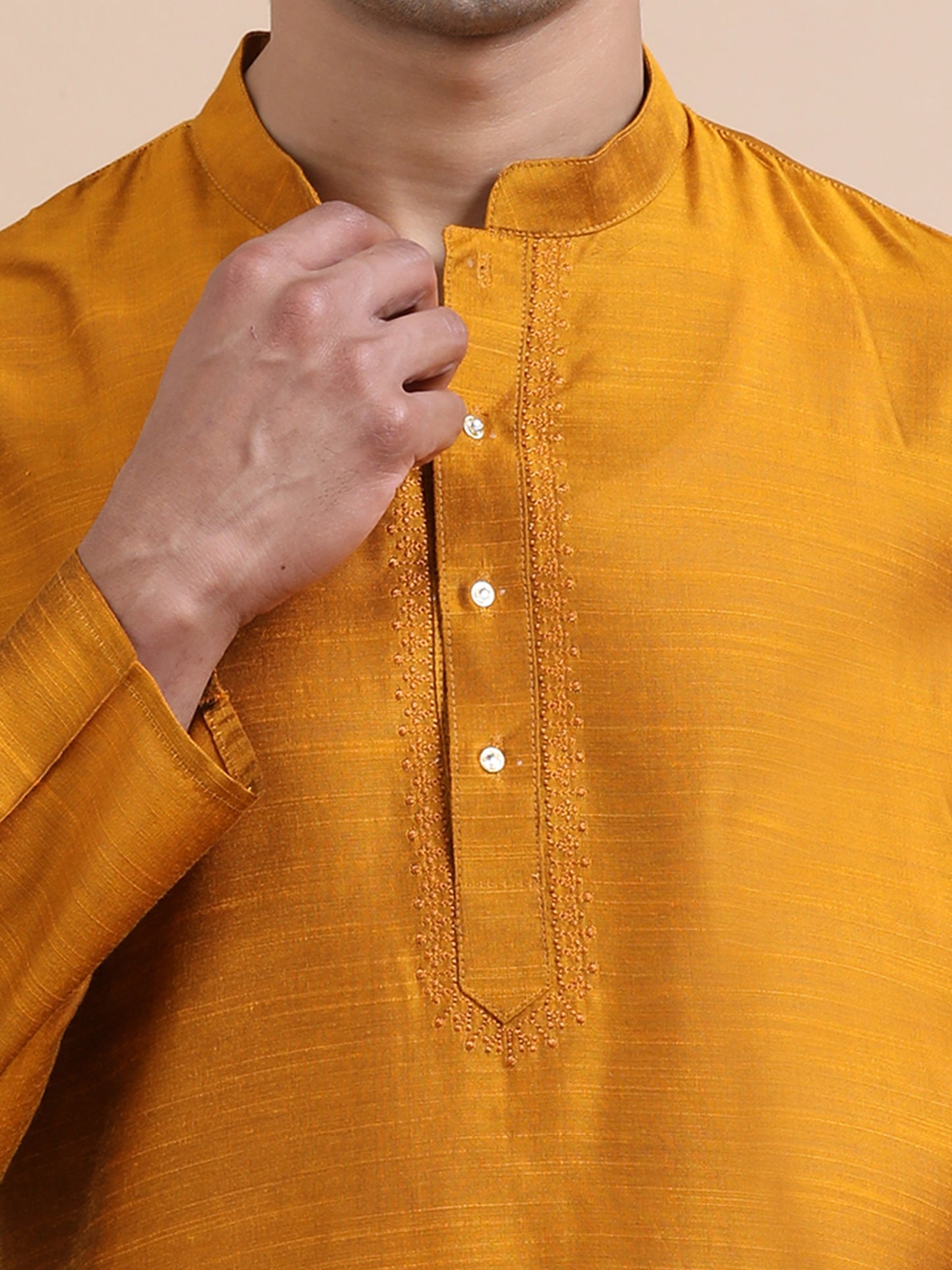 Tattva Solid Embroidered Mandarin Collar Short Kurta
