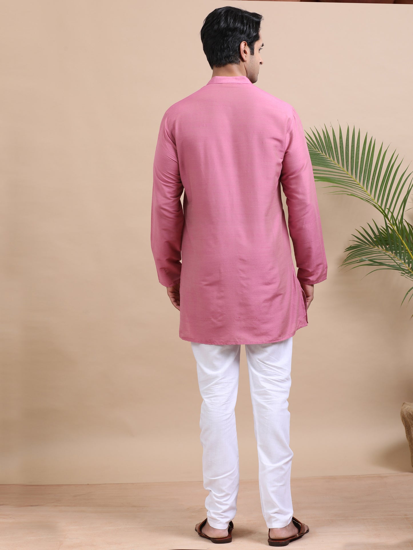 Tattva Solid Embroidered Mandarin Collar Short Kurta