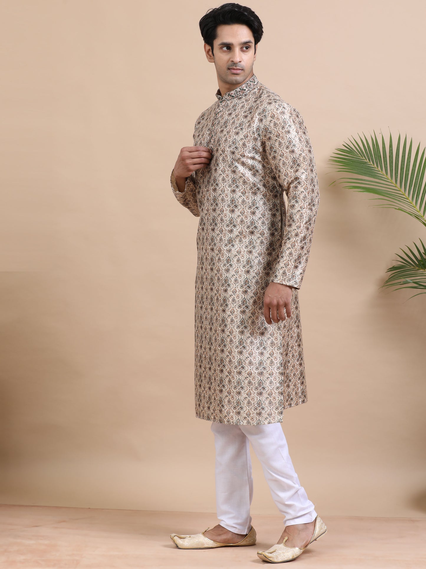 Tattva Men Threadwork Designed Kurta Pyjama Set