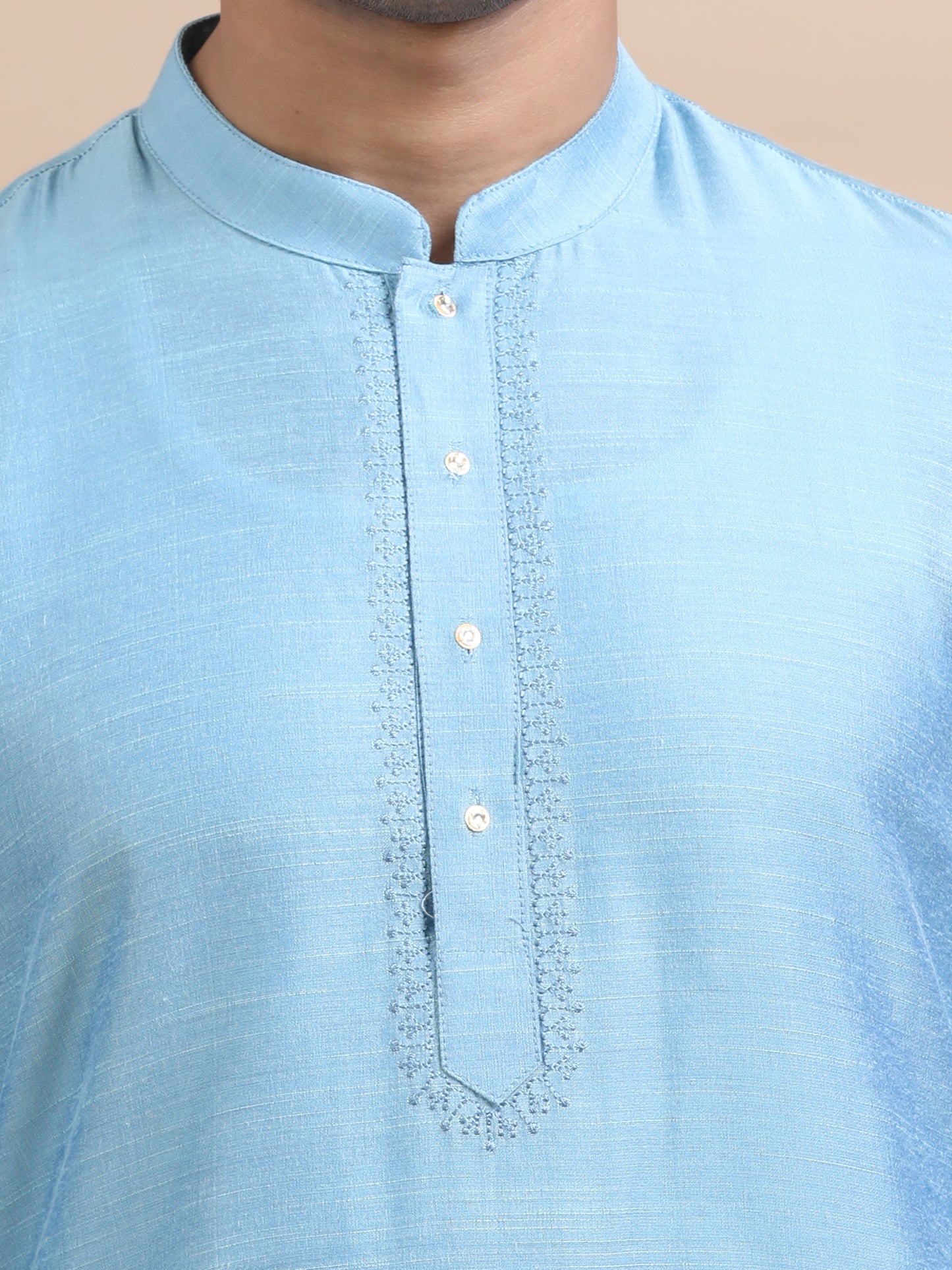 Tattva Solid Embroidered Mandarin Collar Short Kurta