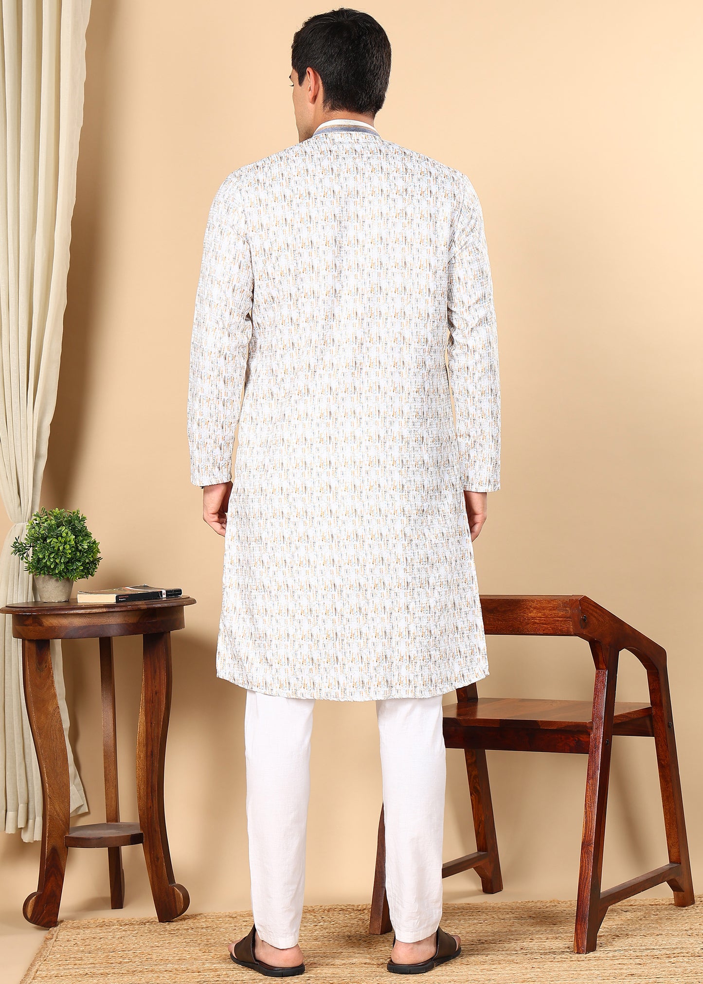 Tattva Men's Embroidered Thread Work Sequinned Kurta