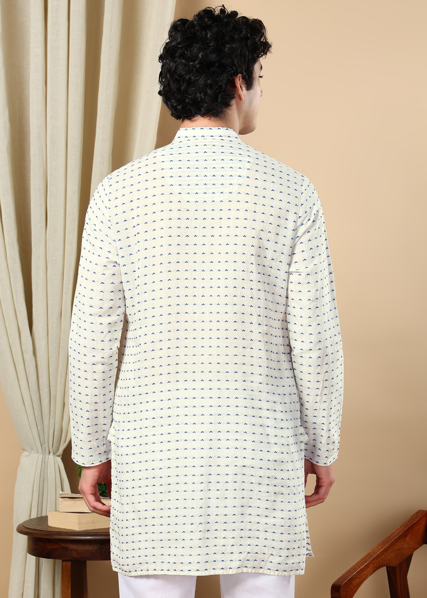 Tattva Men Thread Work Kurta