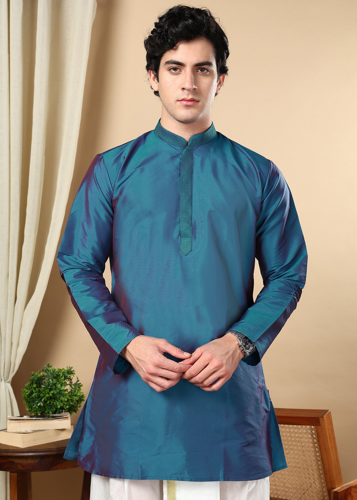 Tattva Men Blue Solid Short Kurta