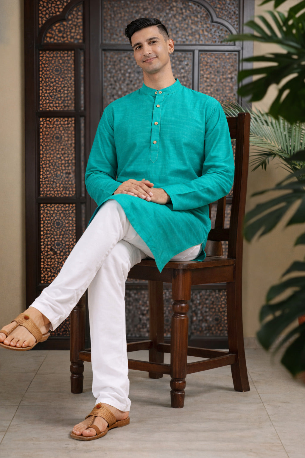 Tattva Men Solid Pure Cotton Short Kurta with Mandarin Collar