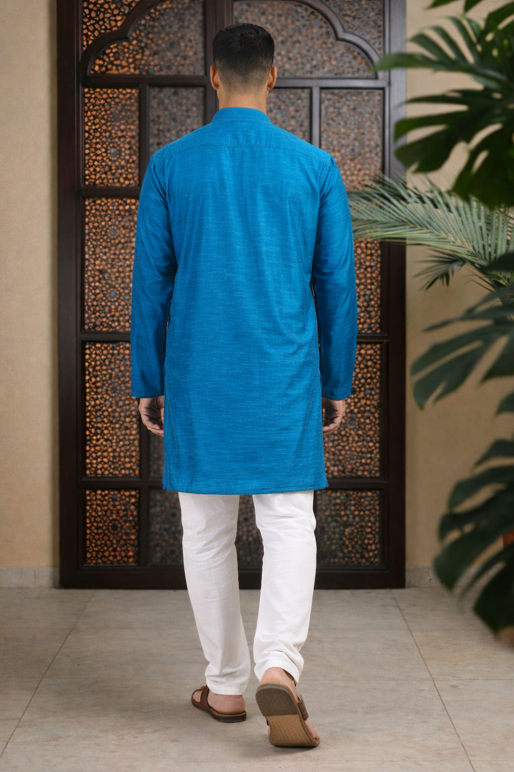 Tattva Men Solid Pure Cotton Short Kurta with Mandarin Collar