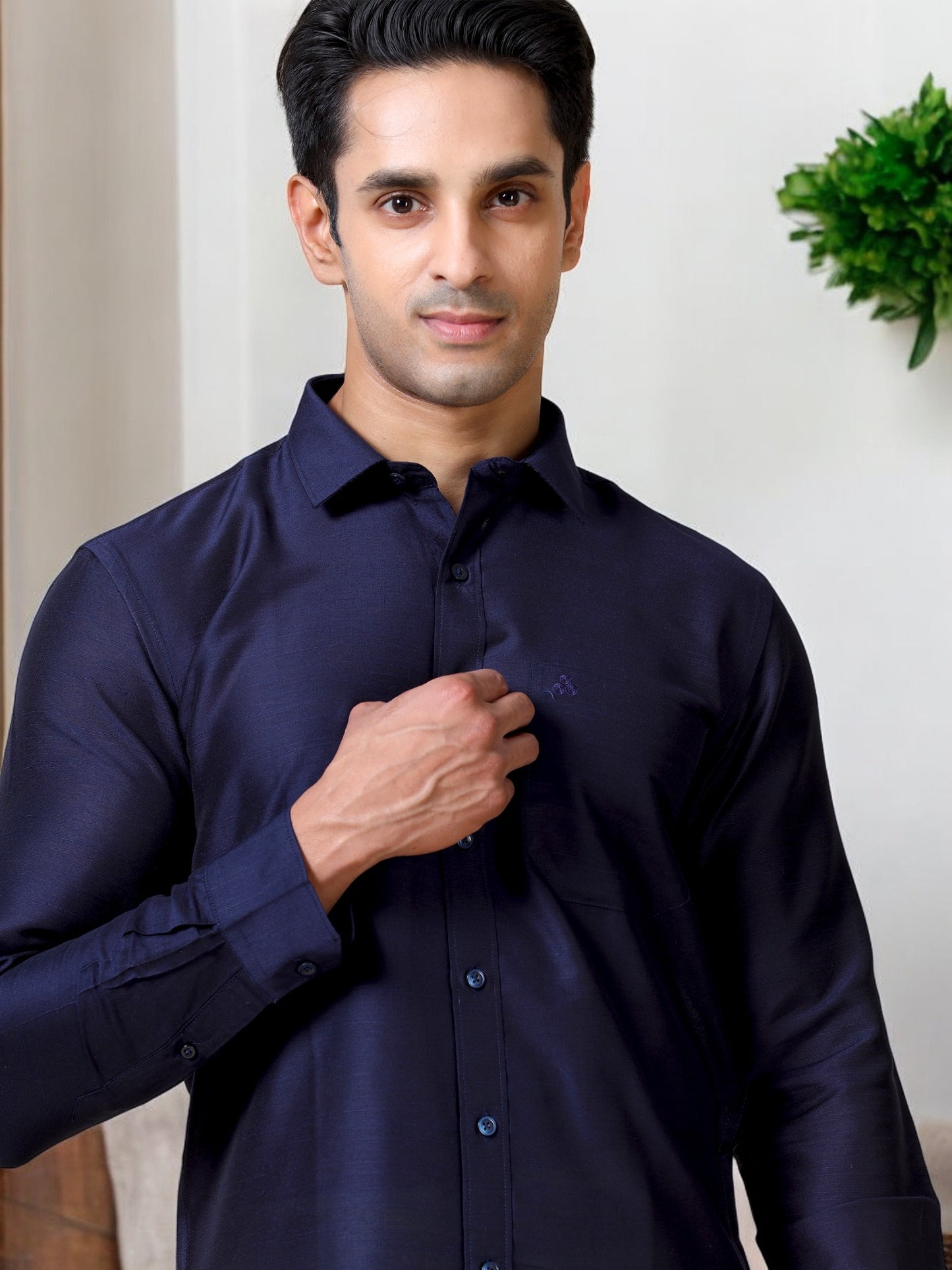 Tattva Men Slim Fit Solid Cut Away Collar Formal Shirt