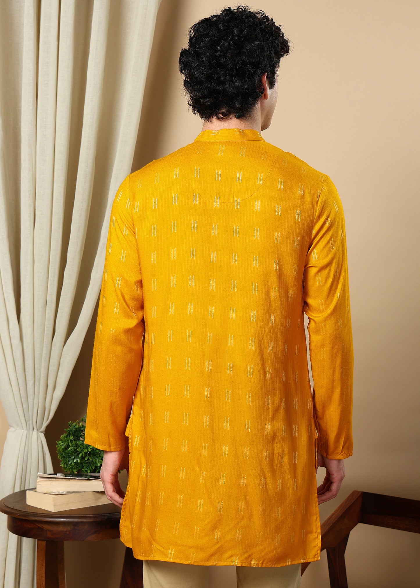 Tattva Men Thread Work Kurta