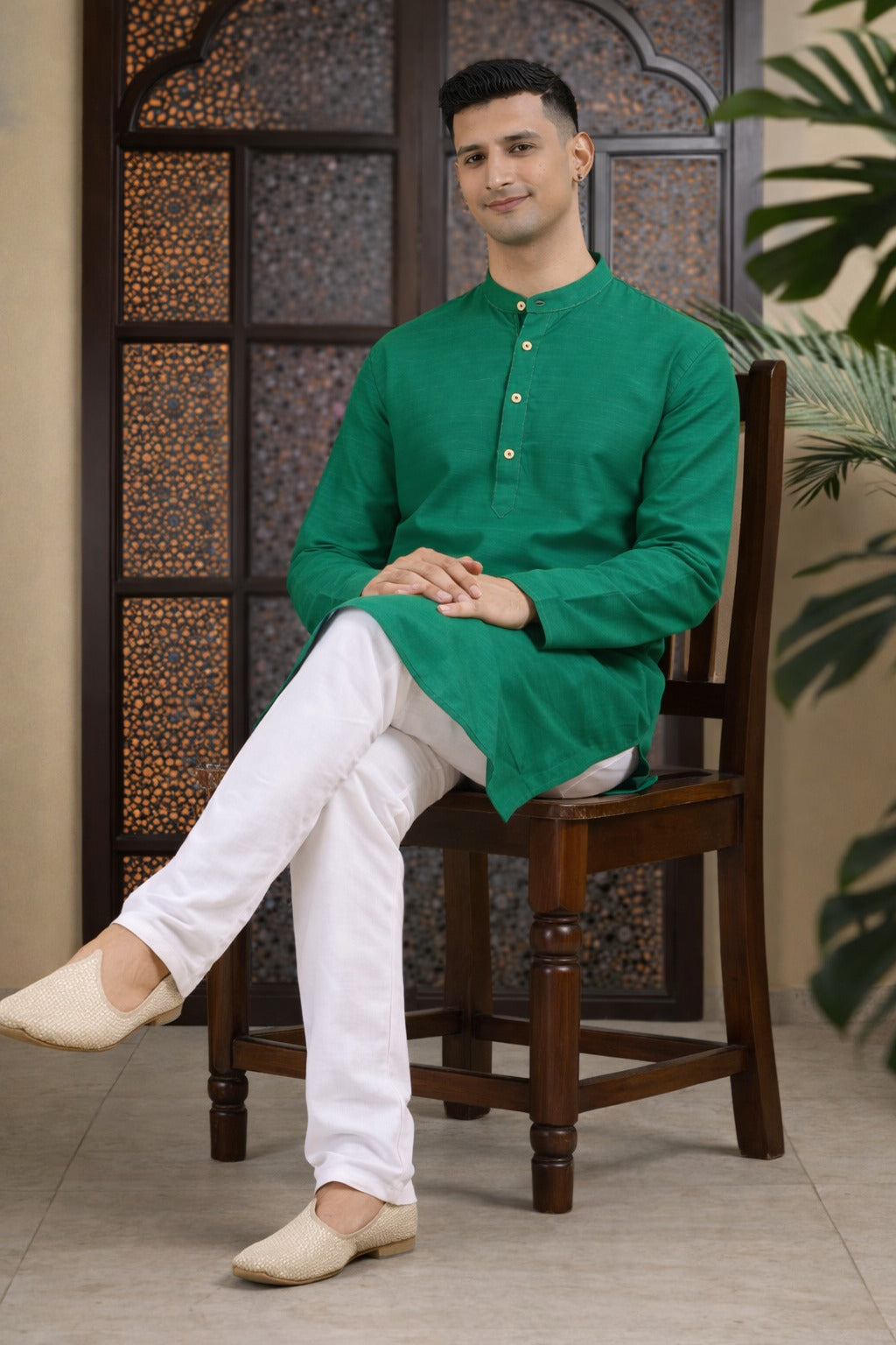 Tattva Men Solid Pure Cotton Short Kurta with Mandarin Collar
