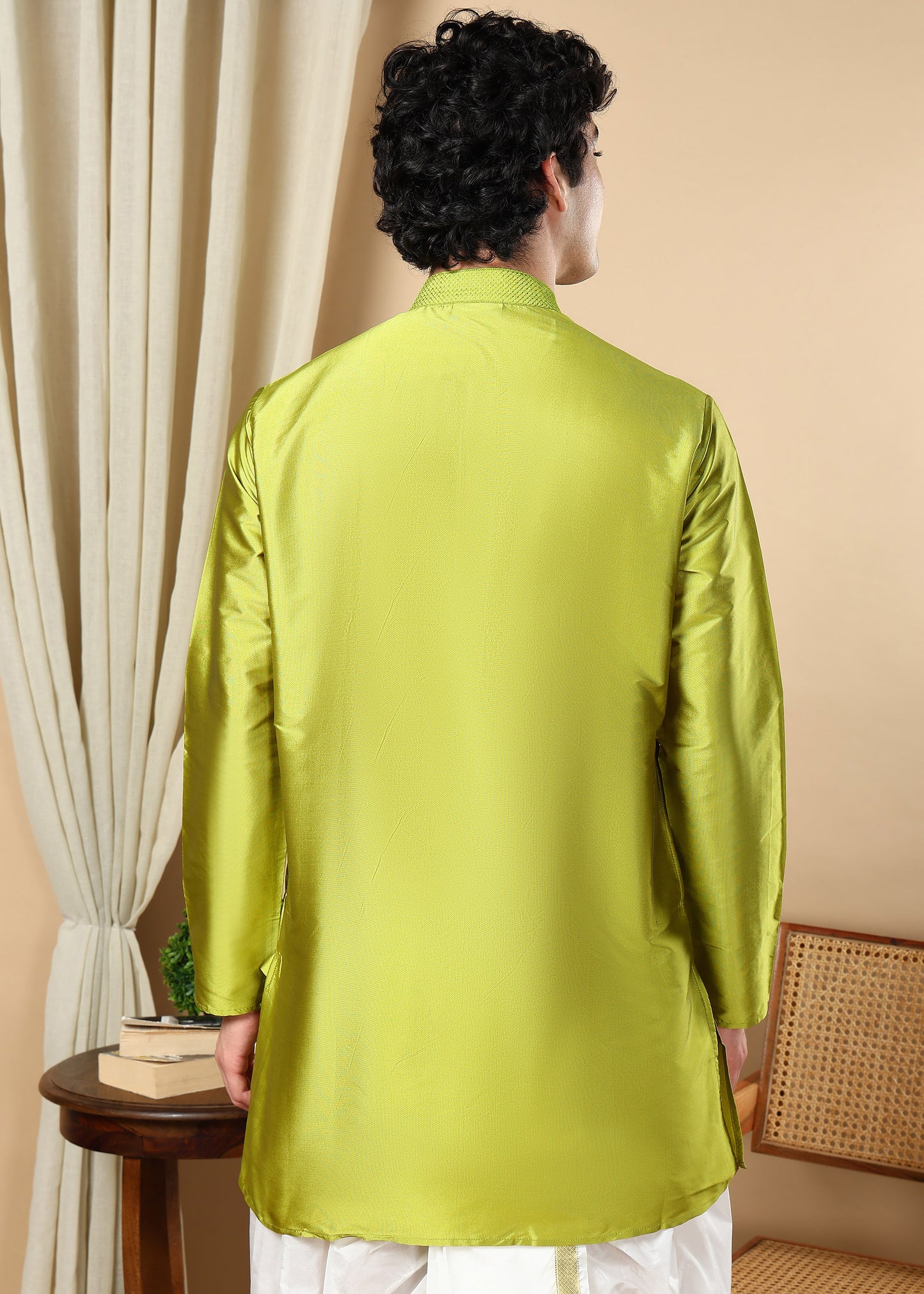 Tattva Men Green Solid Kurta