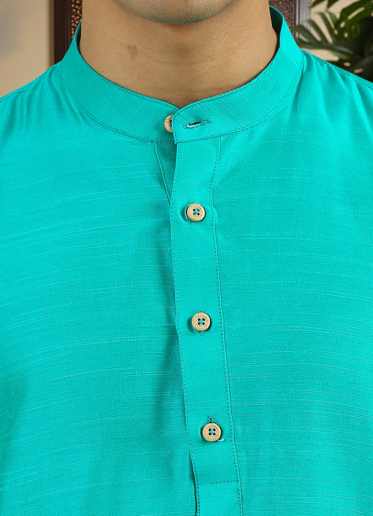 Tattva Men Solid Pure Cotton Short Kurta with Mandarin Collar