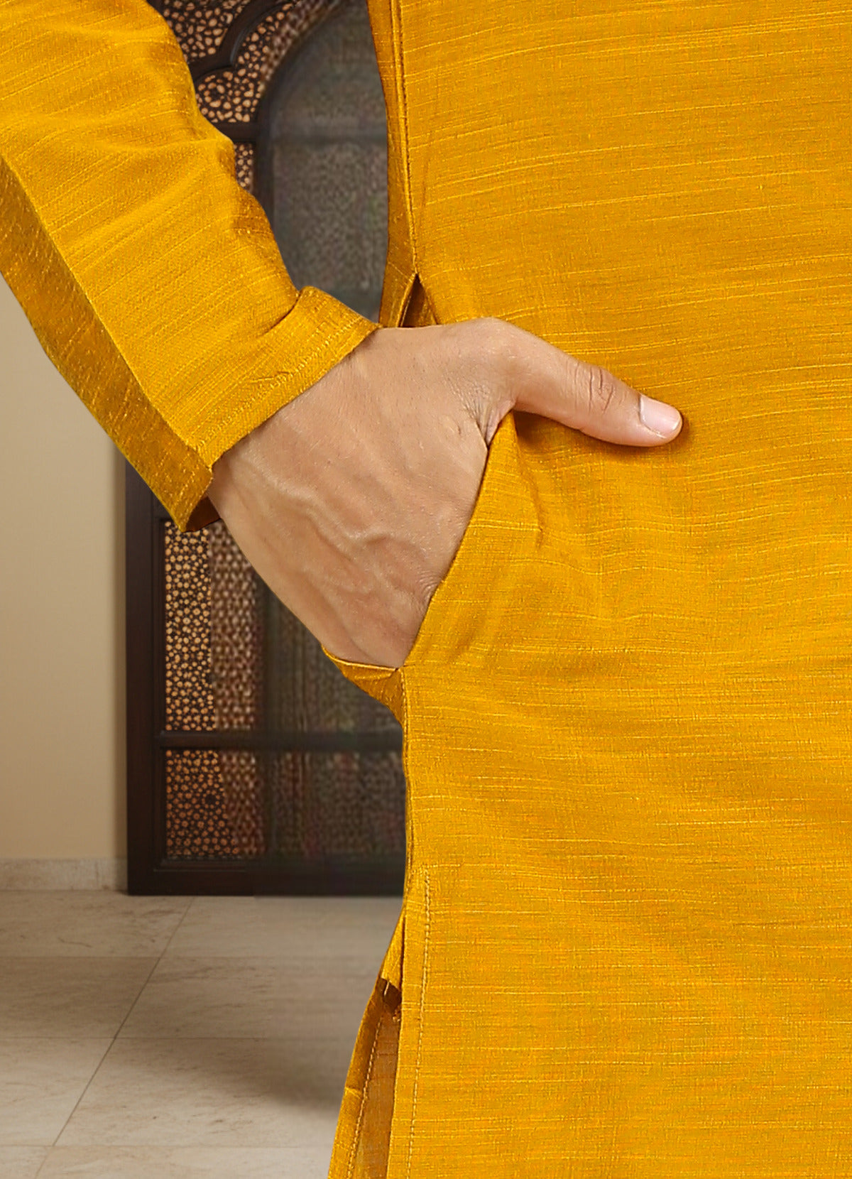 Tattva Men Solid Pure Cotton Short Kurta with Mandarin Collar