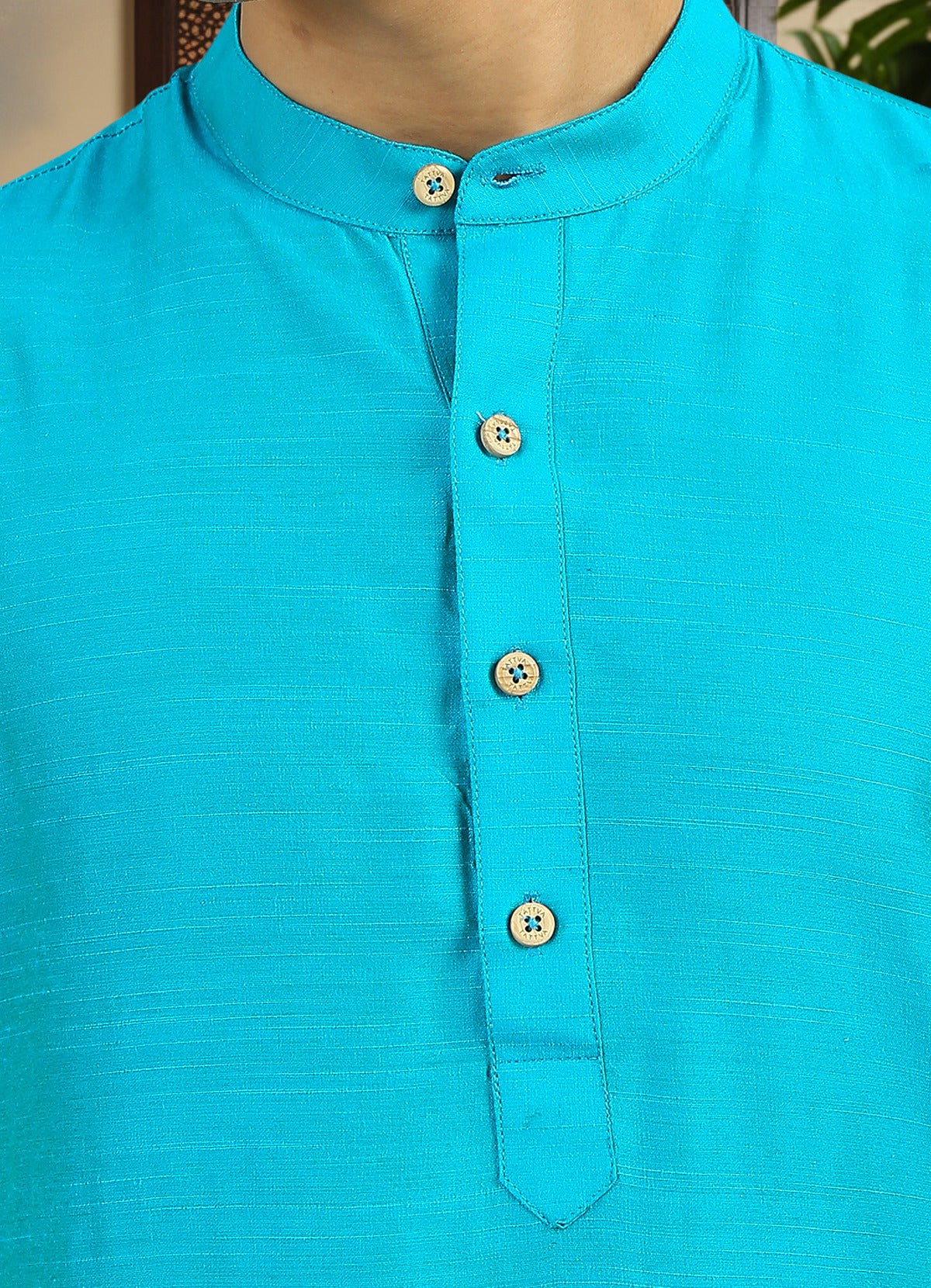 Tattva Men Solid Pure Cotton Short Kurta with Mandarin Collar
