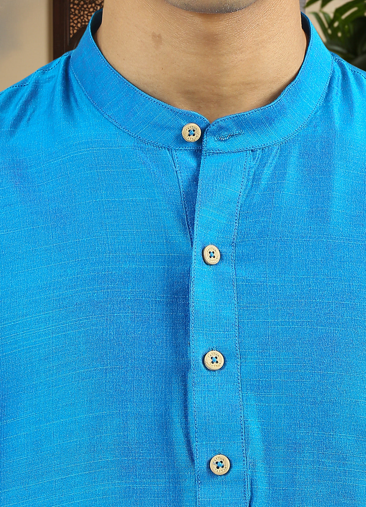 Tattva Men Solid Pure Cotton Short Kurta with Mandarin Collar