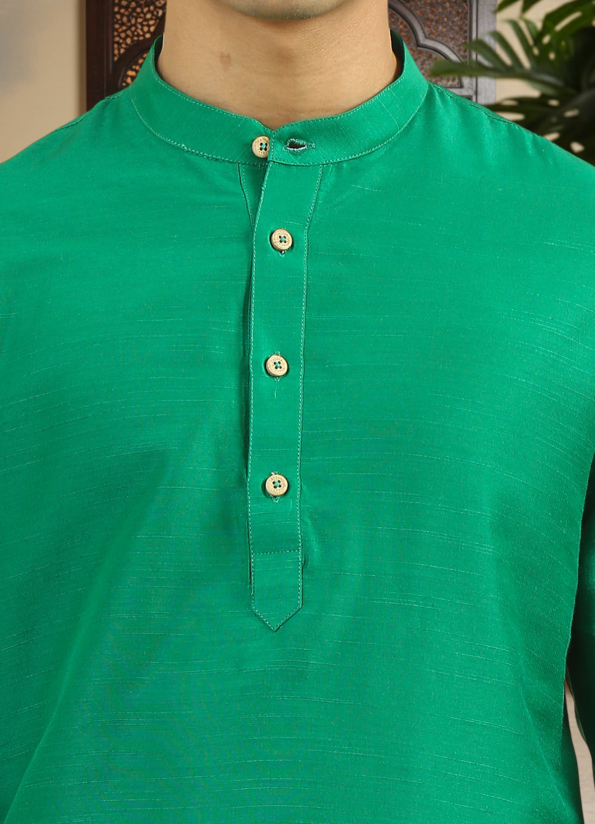 Tattva Men Solid Pure Cotton Short Kurta with Mandarin Collar