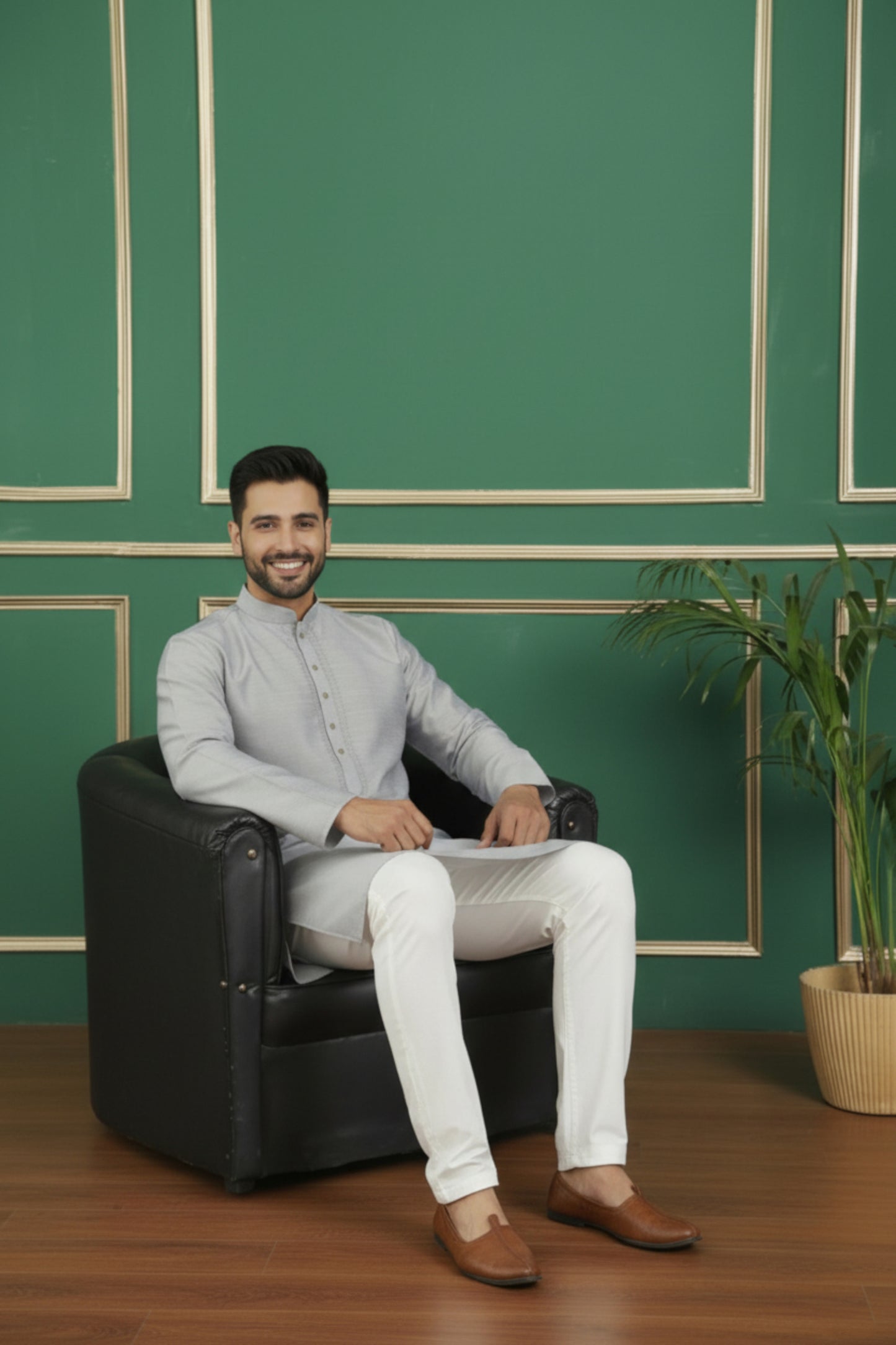 Tattva Men Embroidered Solid Short Kurta