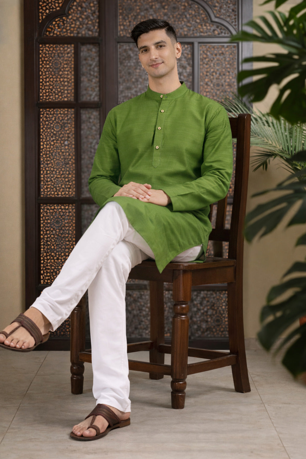Tattva Men Solid Pure Cotton Short Kurta with Mandarin Collar