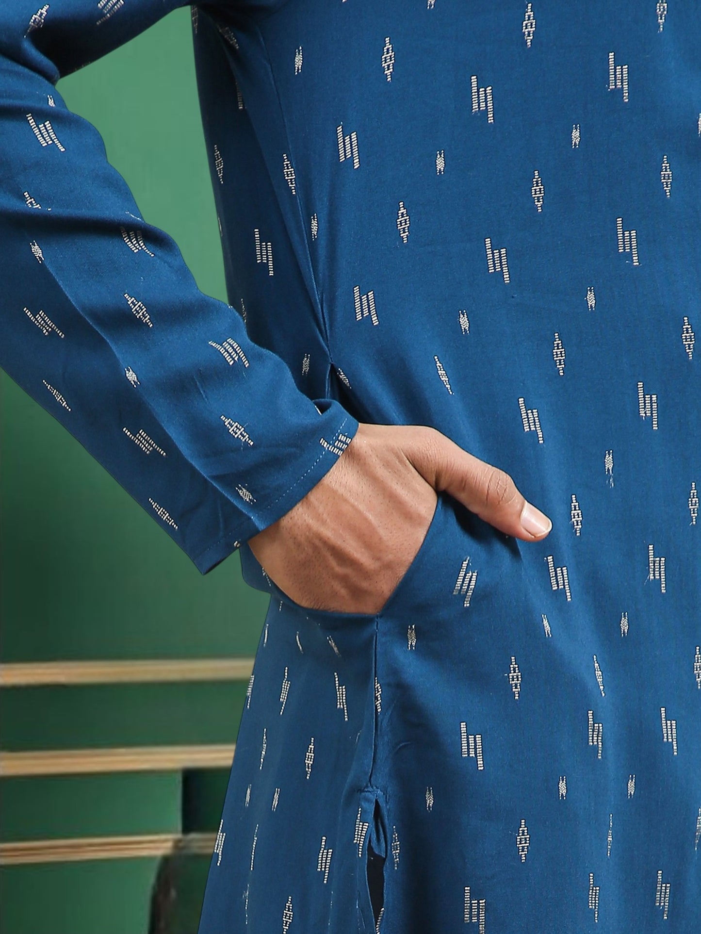 Tattva Blue Toned Printed Cotton Short Kurta