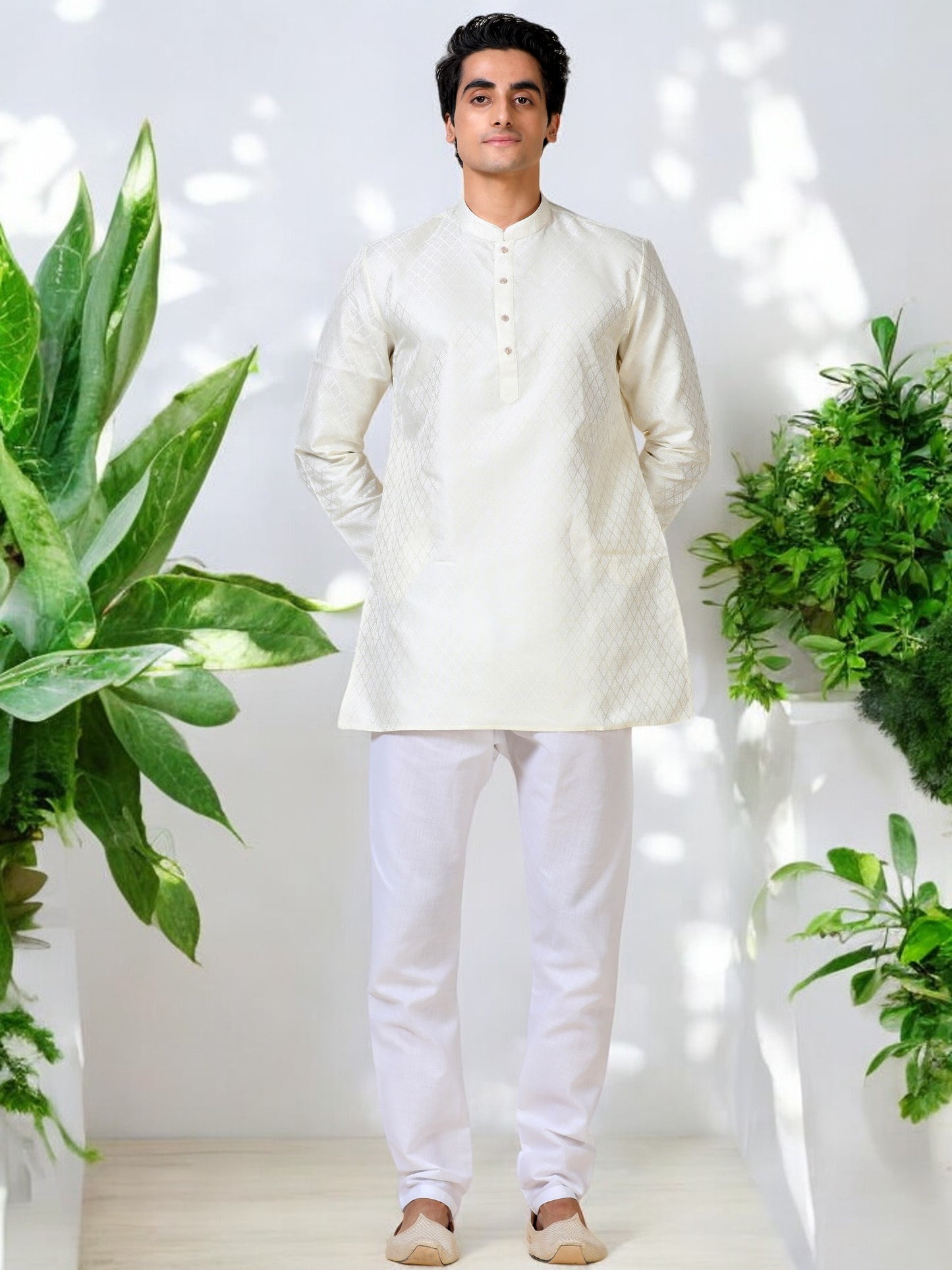 Tattva Men Solid Cotton Blend Straight Kurta