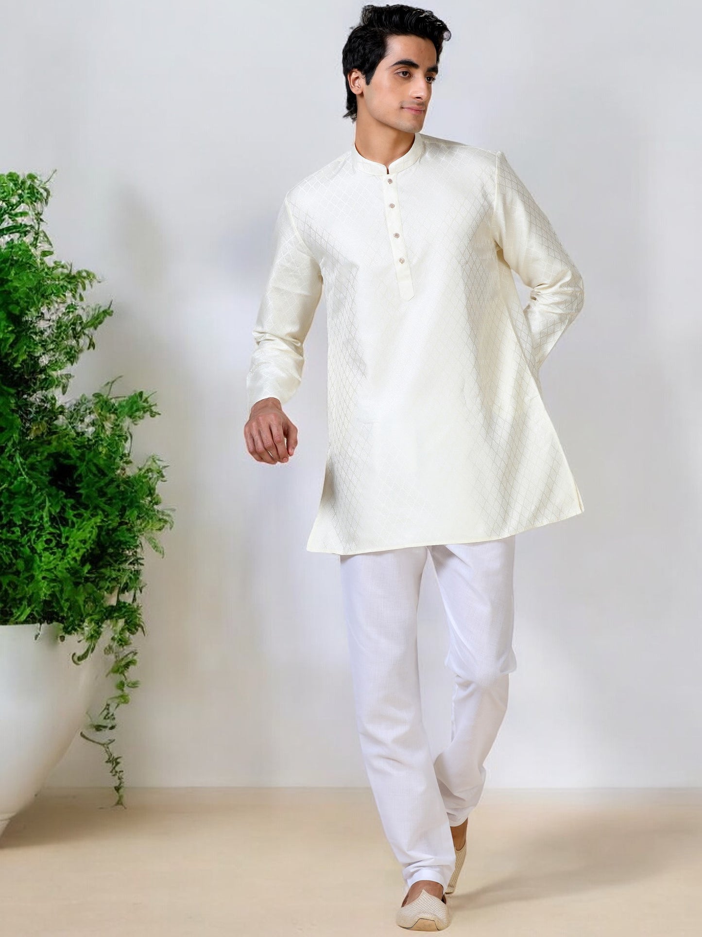 Tattva Men Solid Cotton Blend Straight Kurta