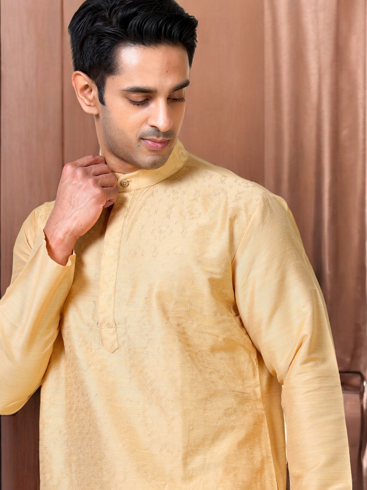 Tattva Men Embroidered Cotton Blend Straight Kurta