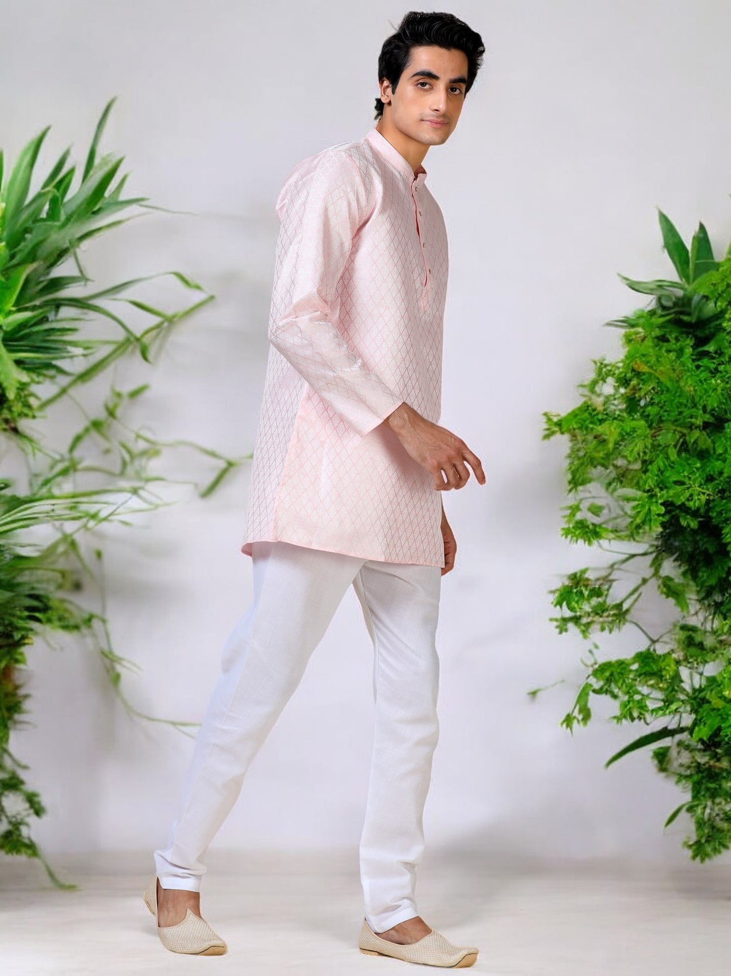 Tattva Men Solid Cotton Blend Straight Kurta