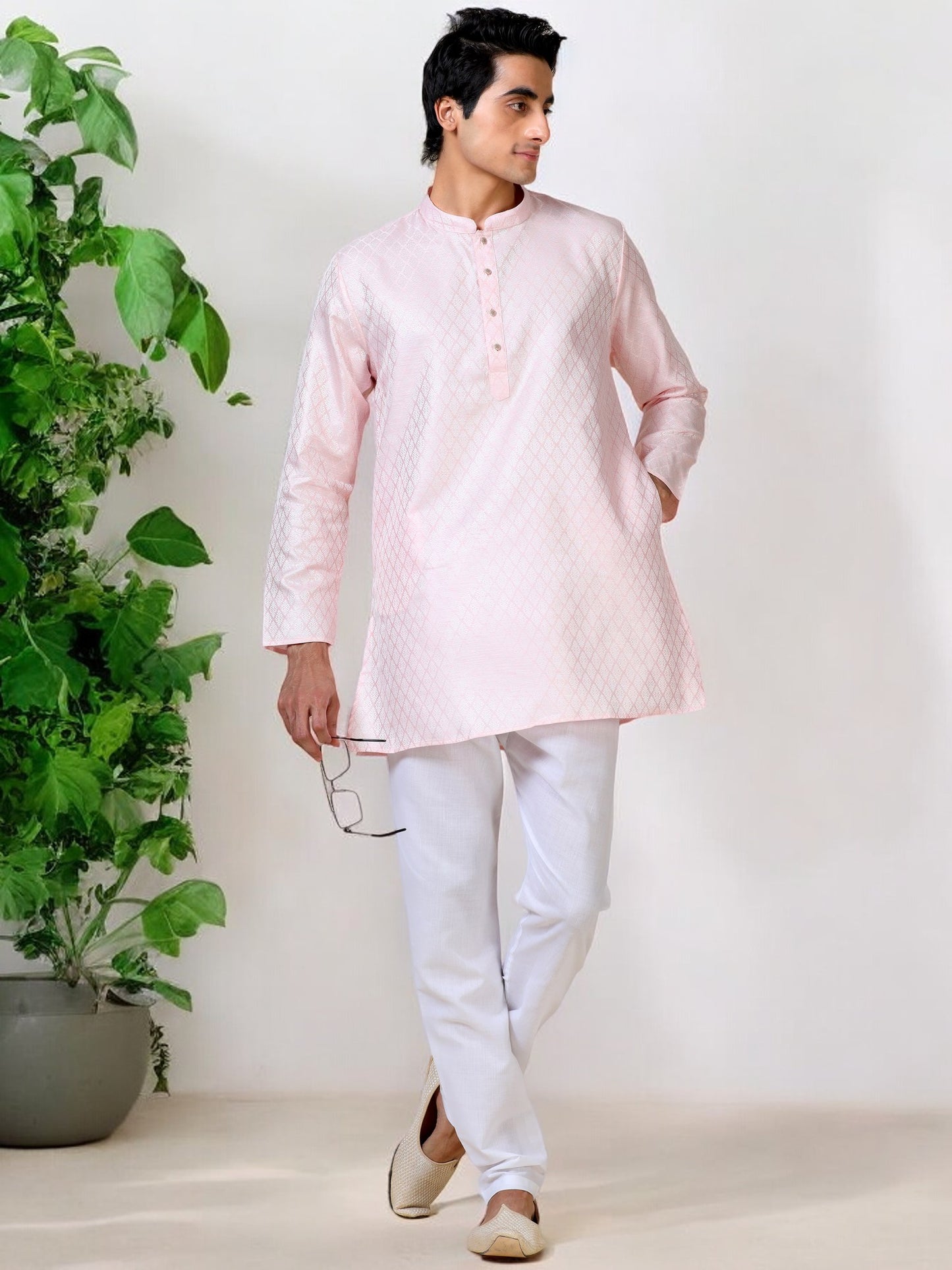 Tattva Men Solid Cotton Blend Straight Kurta