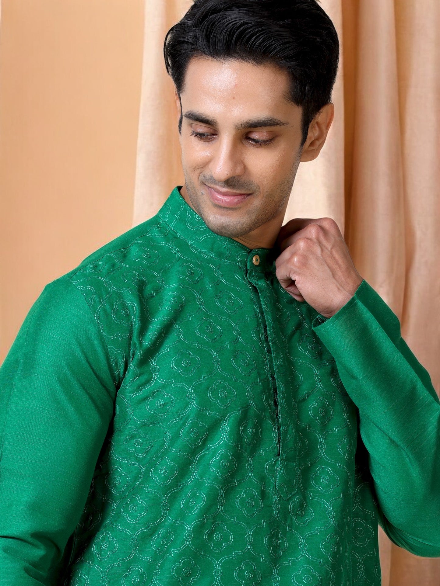 Tattva Men Embroidered Cotton Blend Straight Kurta