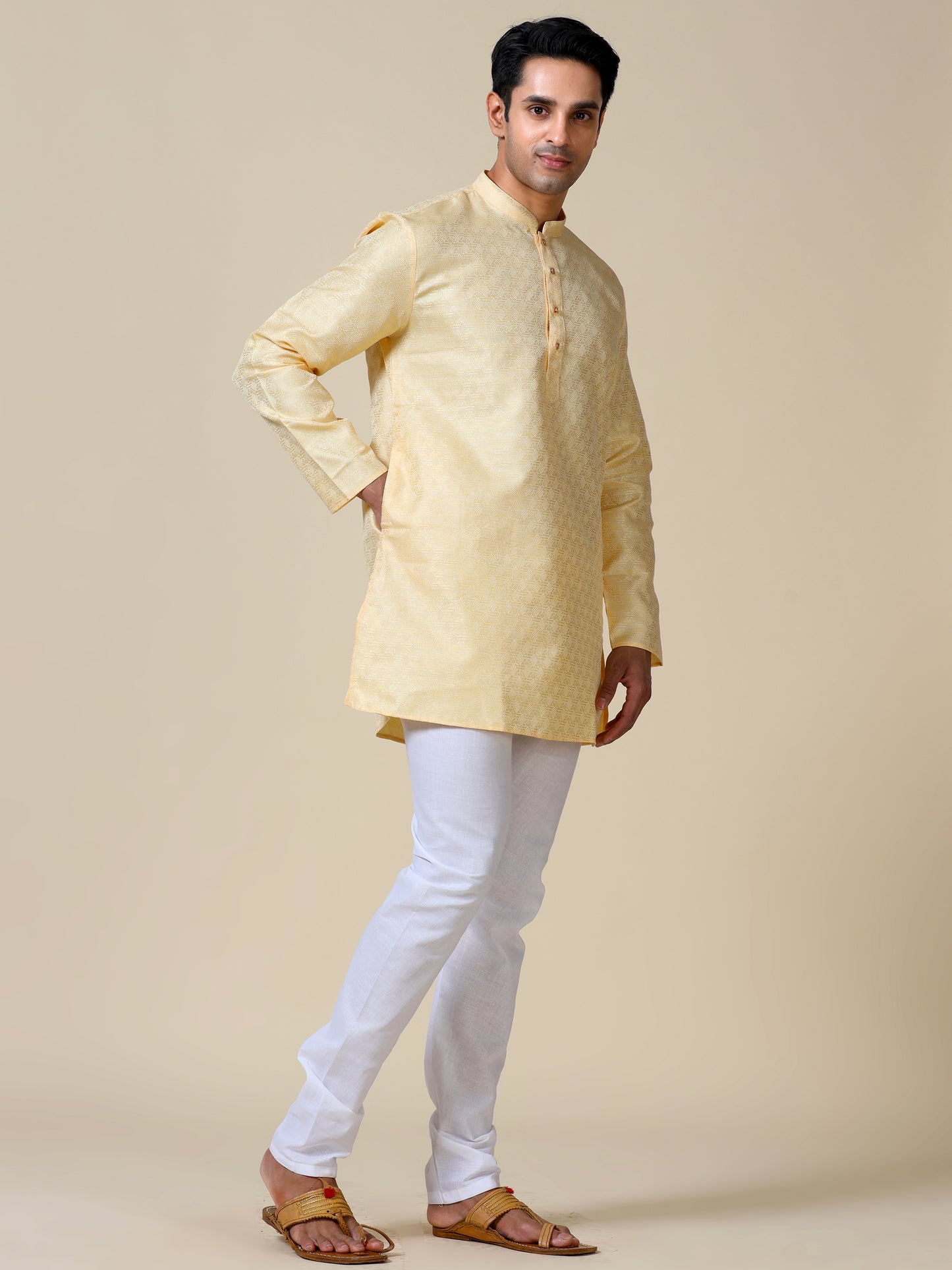 Tattva Men Solid Cotton Blend Straight Kurta