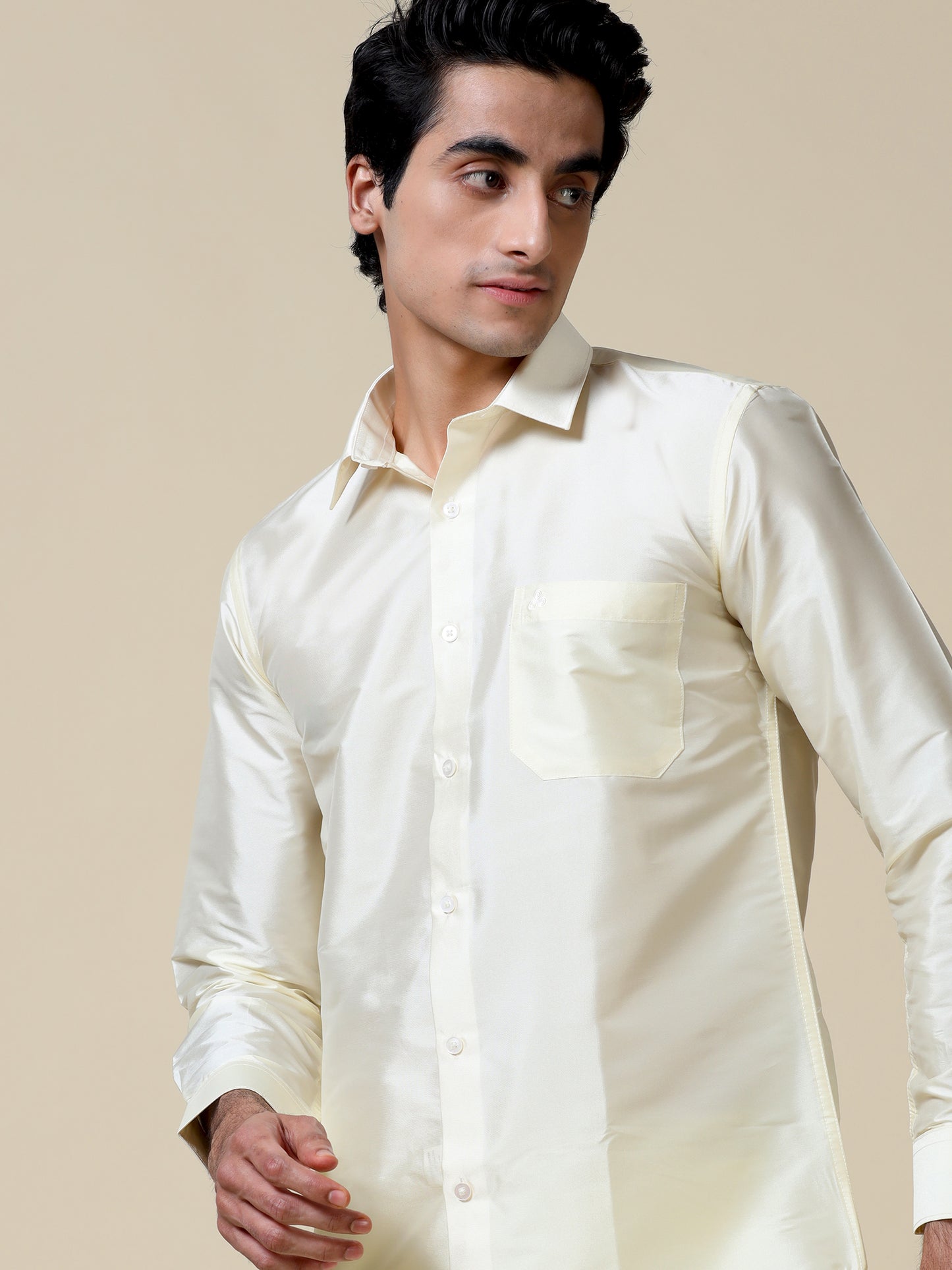 Tattva Men Slim Fit Solid Cut Away Collar Casual Shirt