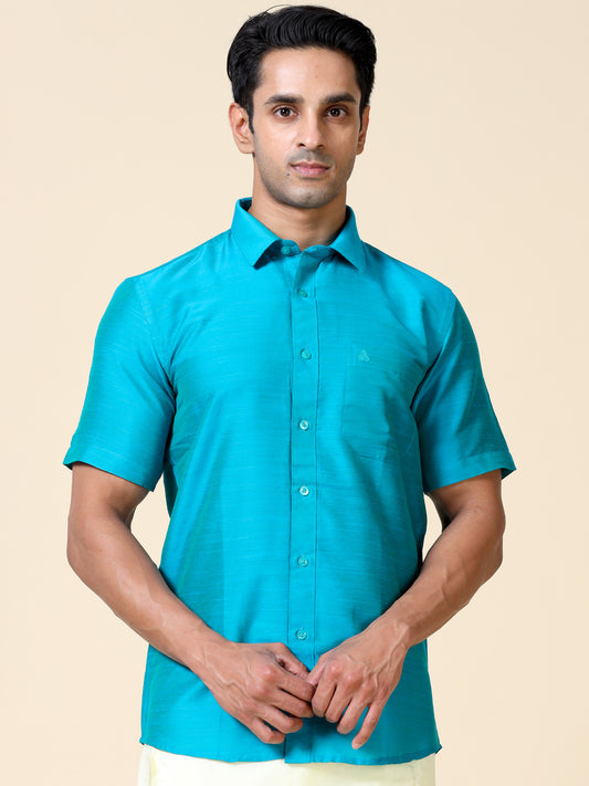 Tattva Men Slim Fit Solid Spread Collar Casual Shirt