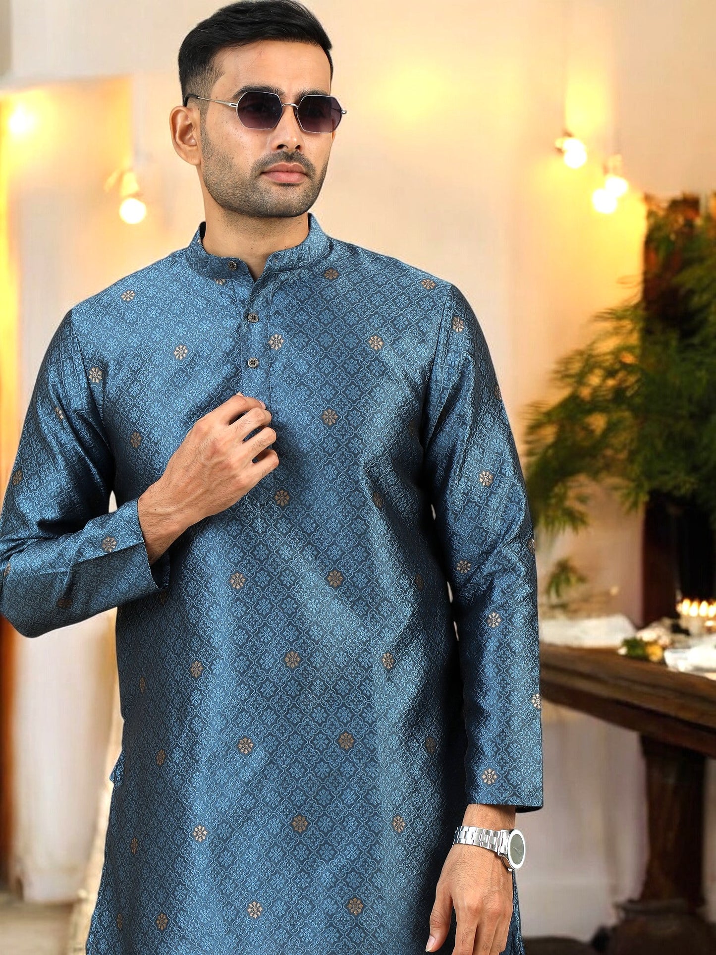 Tattva Men Blue Thread Work Kurta