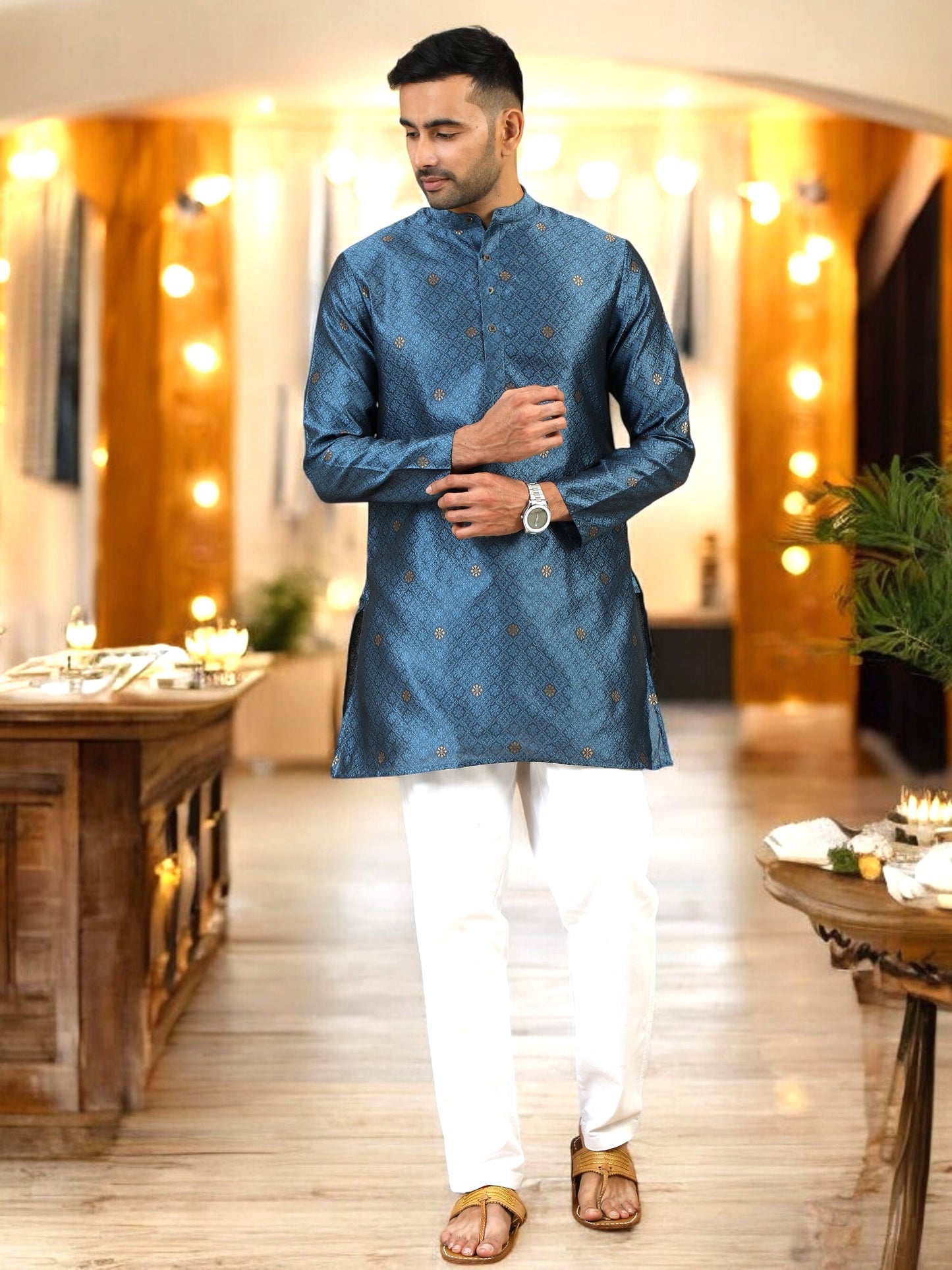 Tattva Men Blue Thread Work Kurta