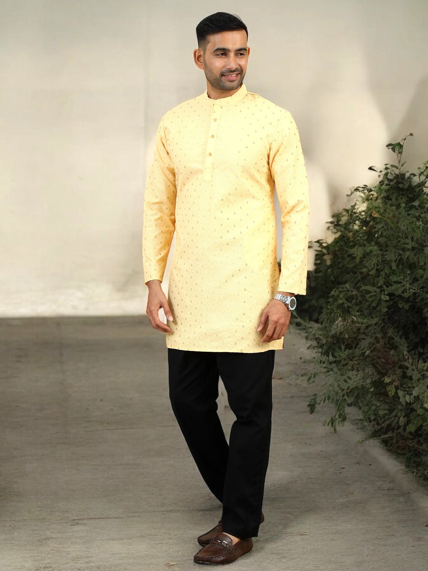 Tattva Men Ethnic Motif Straight Short Kurta