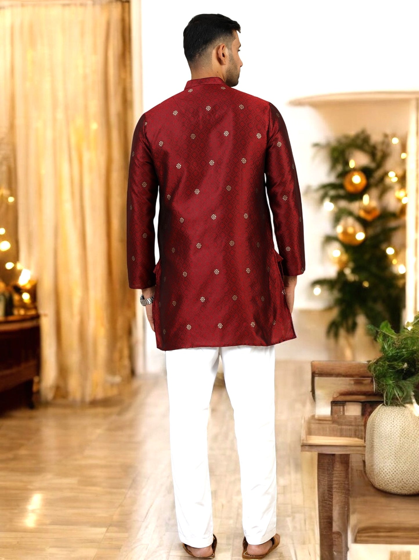 Tattva Men Thread Work Kurta