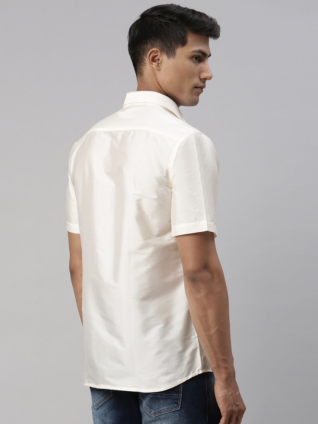 Tattva Mens White Colour Half sleeve Shirt